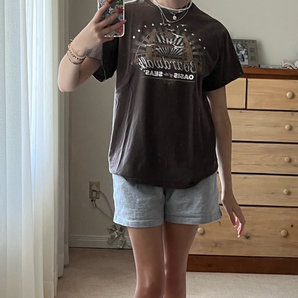 🛳Royal Caribbean t-shirt: - Picture 2 of 7